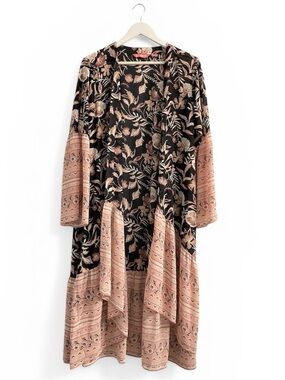 ALL WORTHY KIMONO BOHO FESTIVE RUFFLE HEM BLACK ROSE WHITE FLORAL PRINT XS